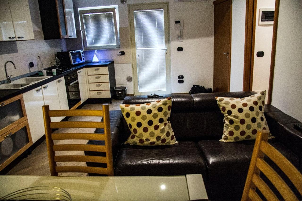 Little House Apartment โมดูโญ ภายนอก รูปภาพ